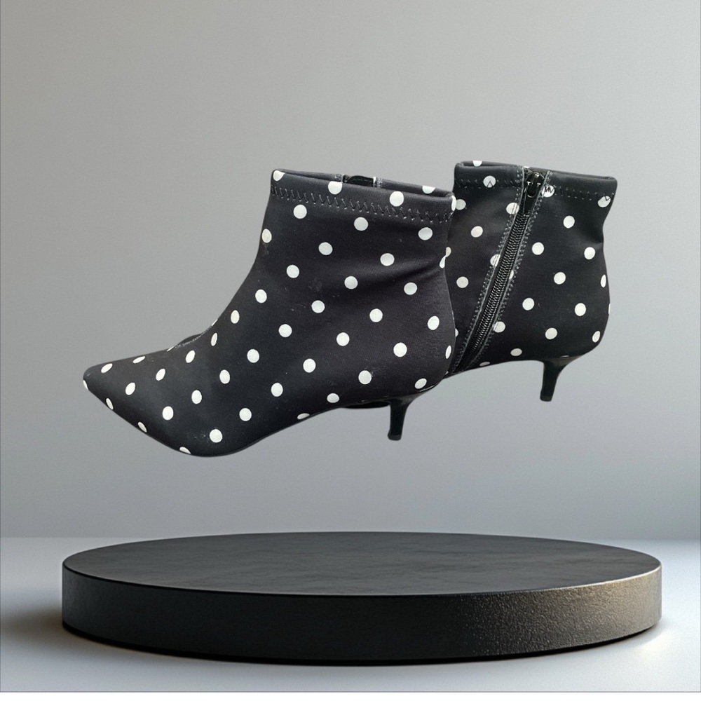 NEW Betsey Johnson Polka Dot Booties Women’s Size 8.5 M Black & White Colors.